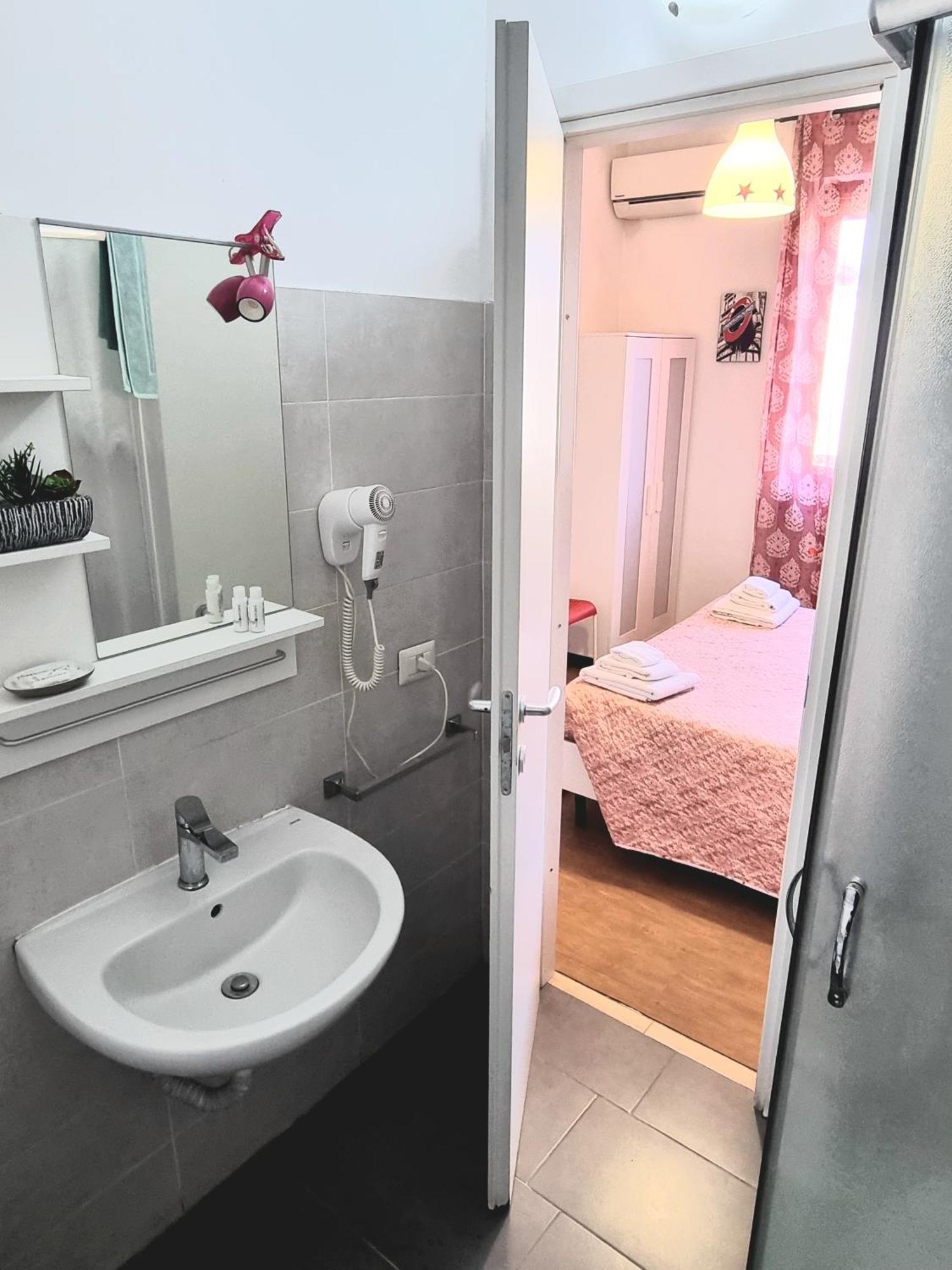B&B Italo House Opera Zimmer foto